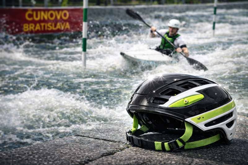 Prilby pri raftingu, kajaku a vodnom slalome – čistenie Sport Clean